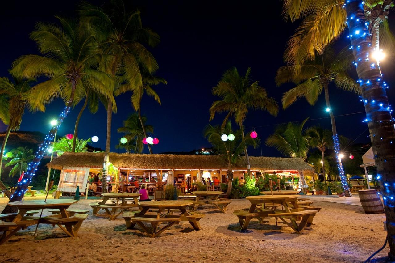 Bolongo Bay Beach Resort Ресторант снимка